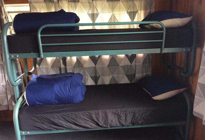 Hostel Adventure Inn Marahau 12