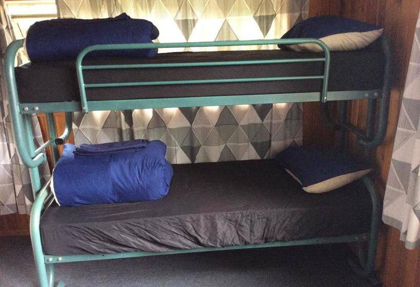 Hostel Adventure Inn Marahau 13