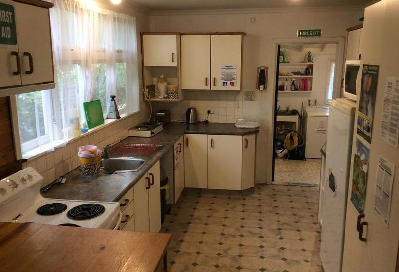 Hostel Adventure Inn Marahau 9