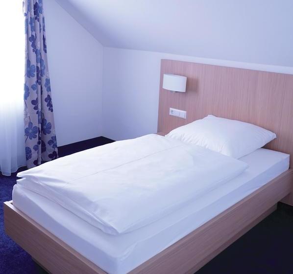 Hotel Bahnhof Jestetten 7