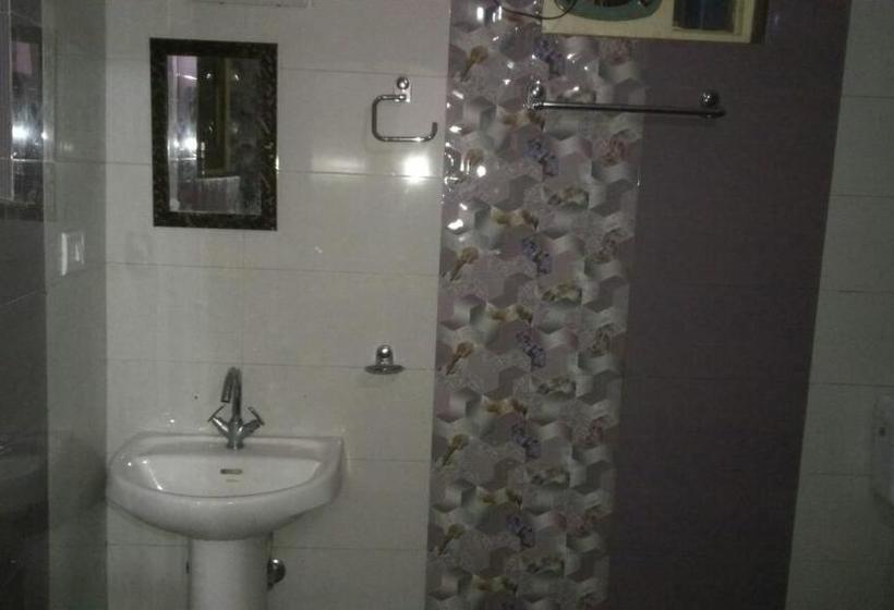 Hotel Adarsh And Resorts 9