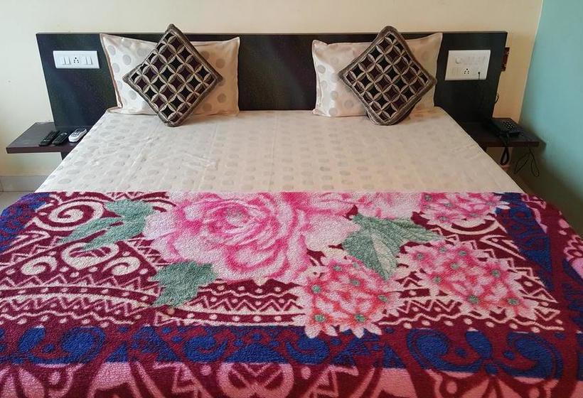 Hotel Hiral Valley View Residency 8