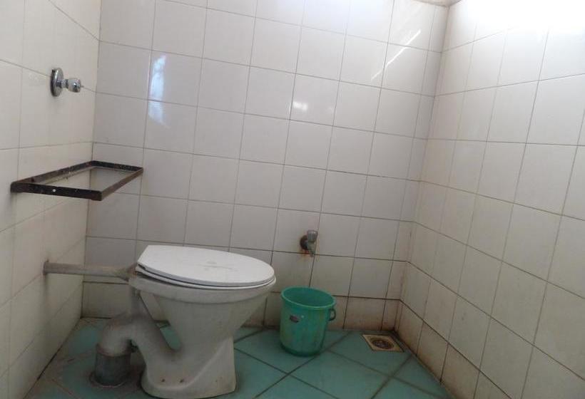 Hotel Vrindavan Lodge 11