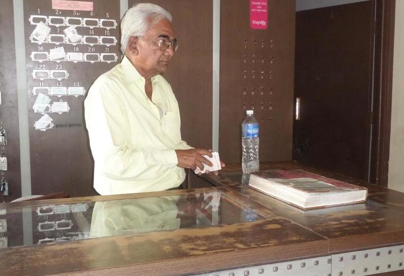 Hotel Vrindavan Lodge 4