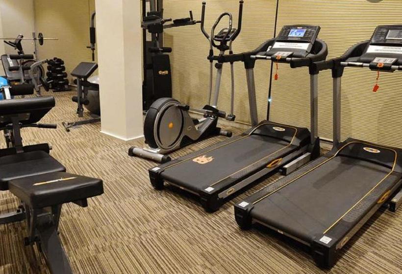 Hôtel The Flora Grand 15