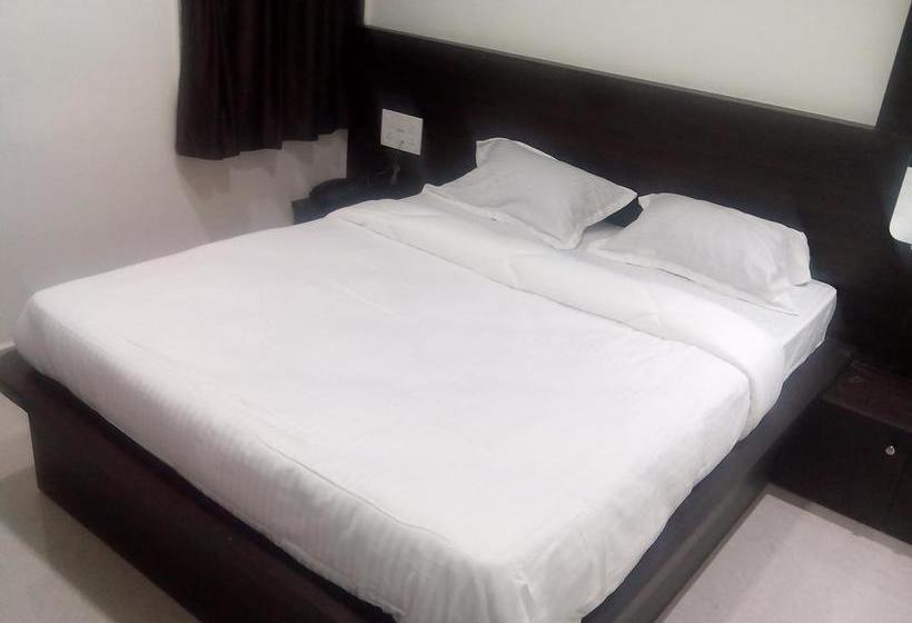 Hotel Gayatri 14