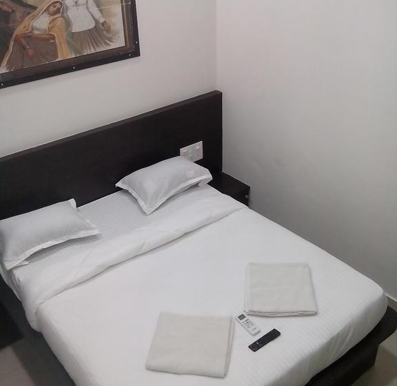 Hotel Gayatri 18