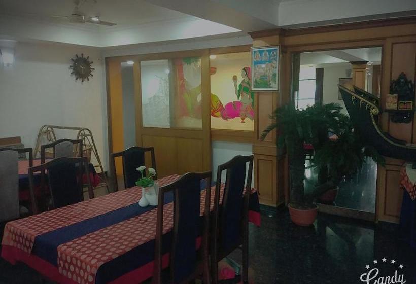 Hotel Gopika Regency 1