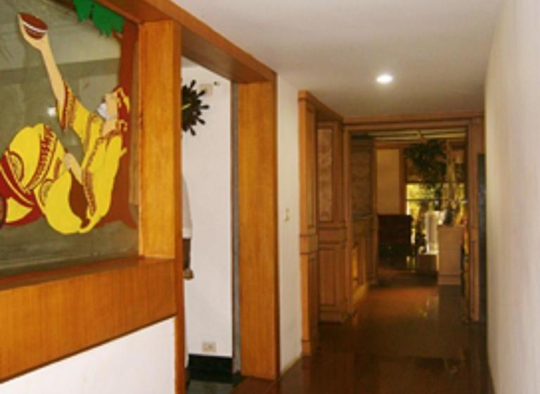 Hotel Gopika Regency 12