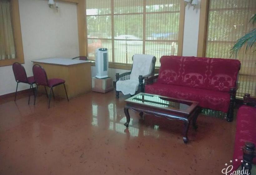 Hotel Gopika Regency 5