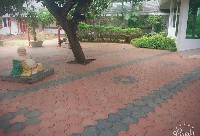 Hotel Gopika Regency 7