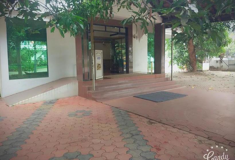 Hotel Gopika Regency 8