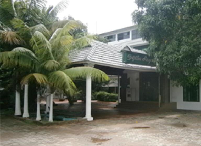 Hotel Gopika Regency 9