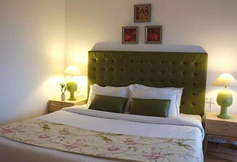 Hotel Bungalows Pine Wood