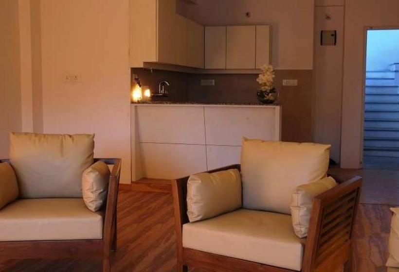 Hotel Bungalows Pine Wood 1