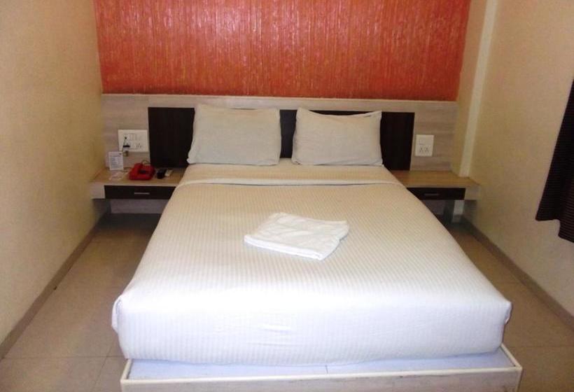 Hotel Neelam Executive 12