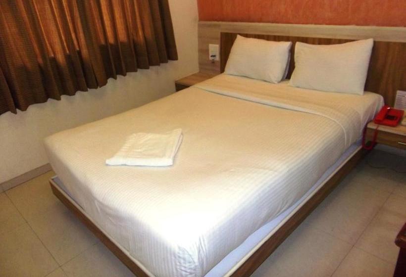 Hotel Neelam Executive 14