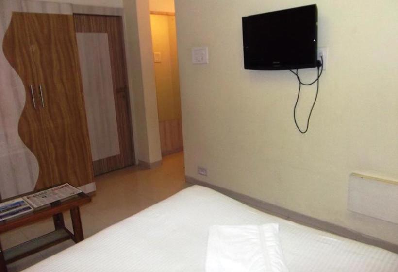 Hotel Neelam Executive 17