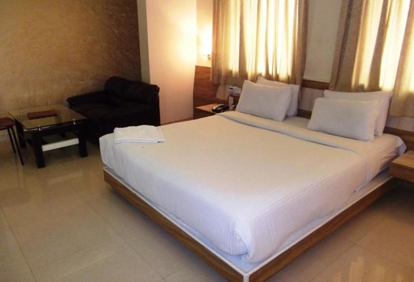 Hotel Neelam Executive 6