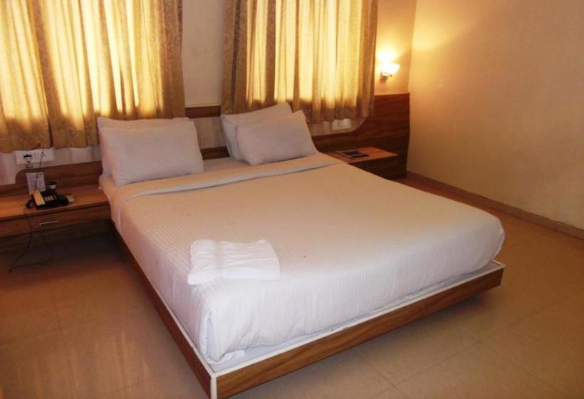 Hotel Neelam Executive 7