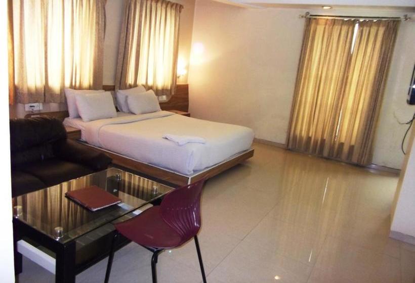 Hotel Neelam Executive 8