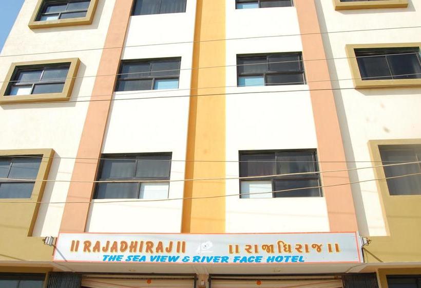 Hotel Rajadhiraj