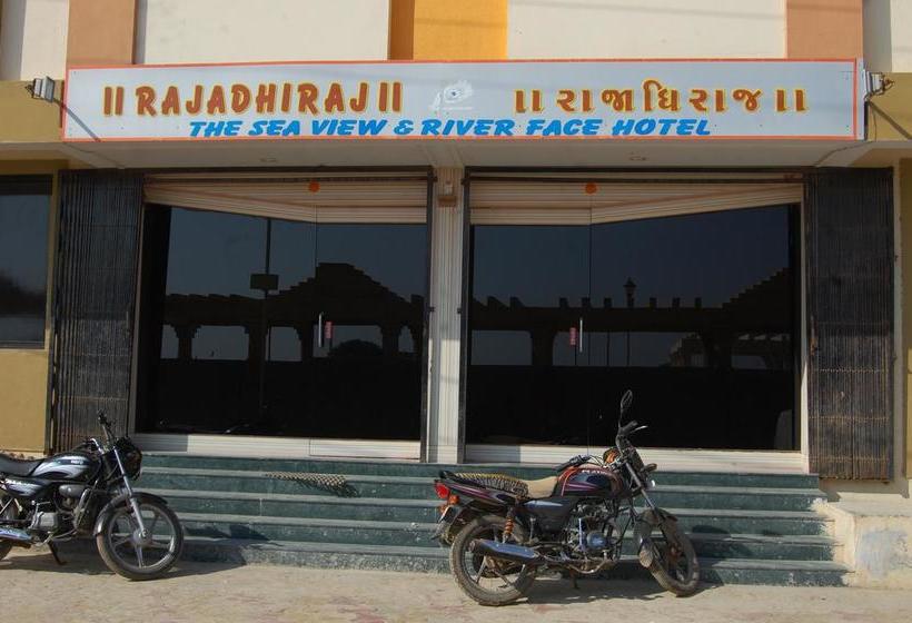 Hotel Rajadhiraj 13