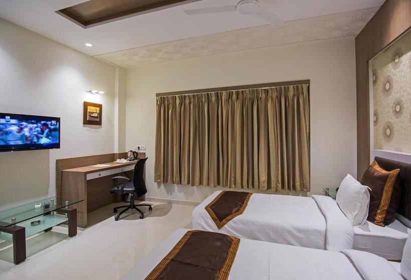 Hotel Manek The Ocean View 8