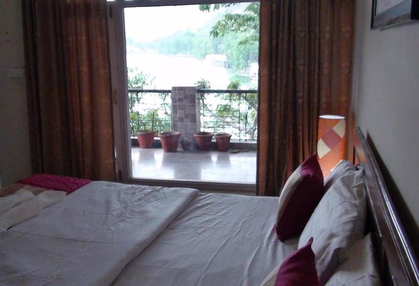 Hotel The Lake Retreat 11