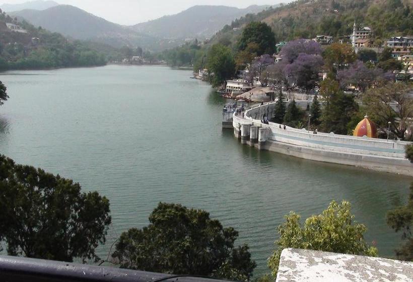 Hotel The Lake Retreat 19