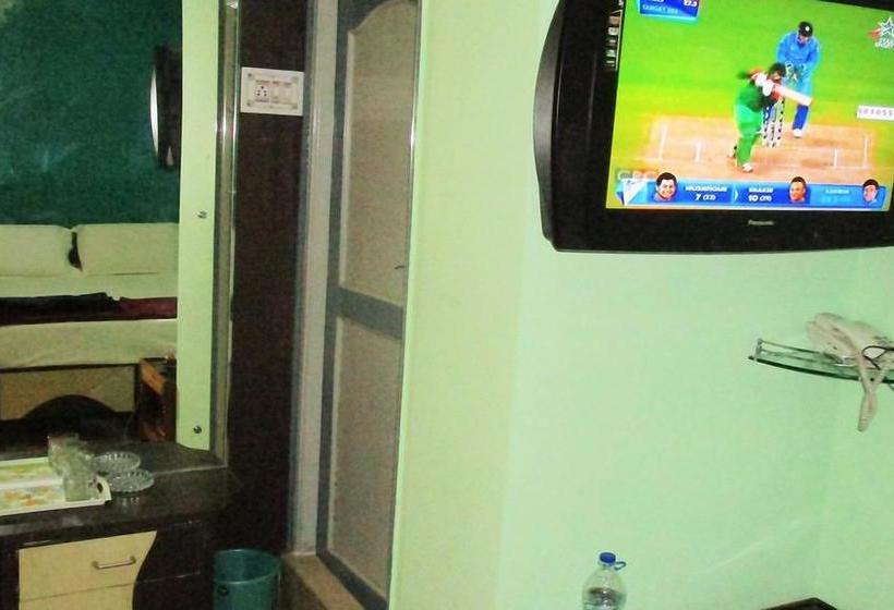 Hotel Swagath Residency 8