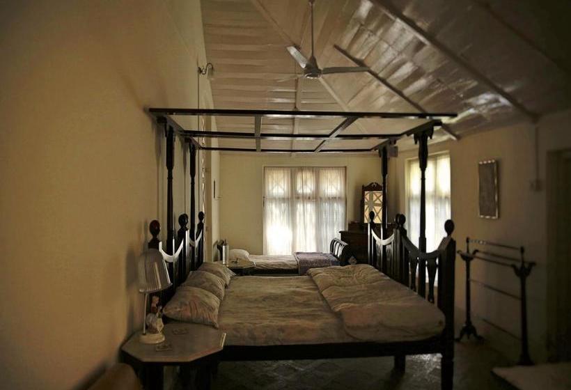 Bed and Breakfast Saffronstays Parsi Manor 10