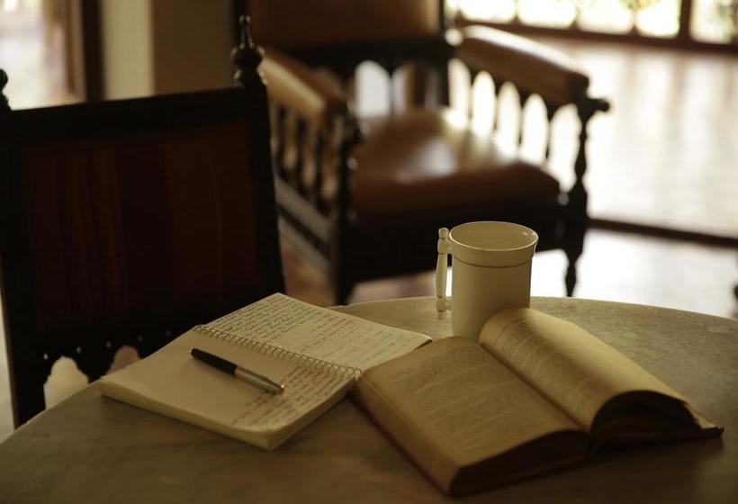 Bed and Breakfast Saffronstays Parsi Manor 12