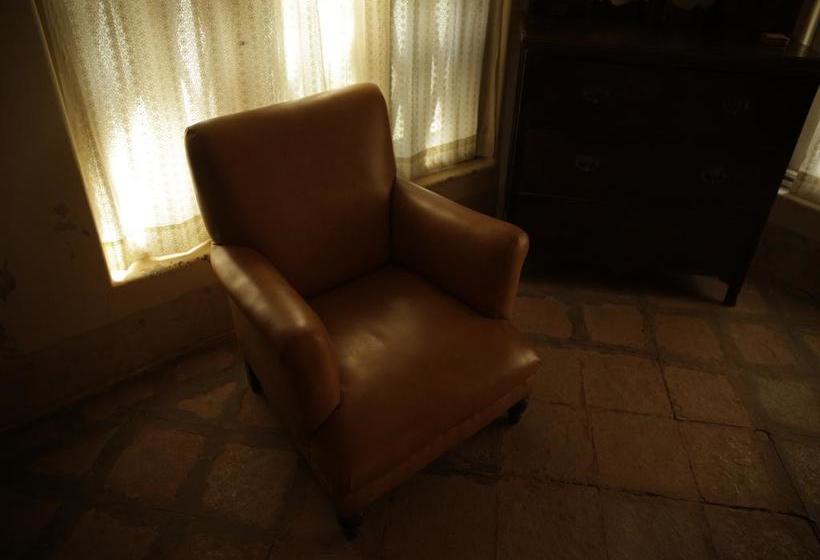 Bed and Breakfast Saffronstays Parsi Manor 13