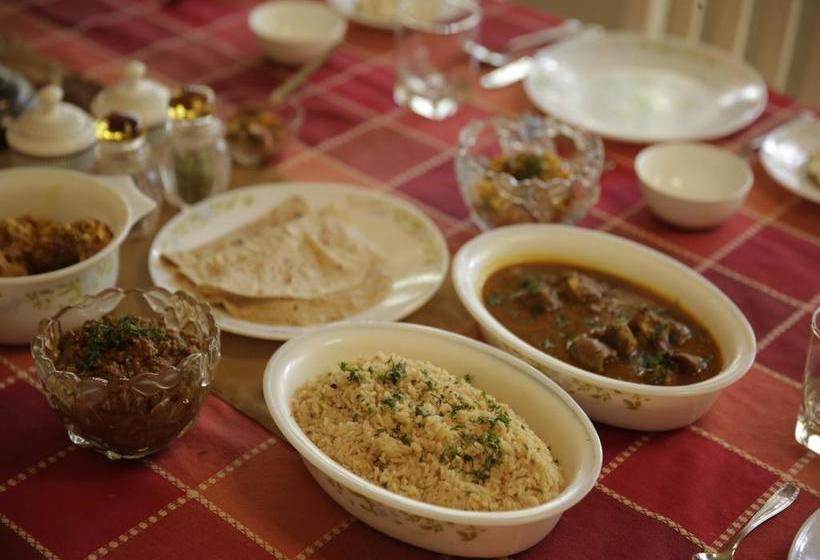 Bed and Breakfast Saffronstays Parsi Manor 17