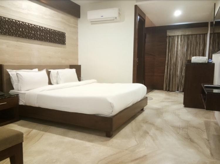 Hotel Atithi Niwas 7