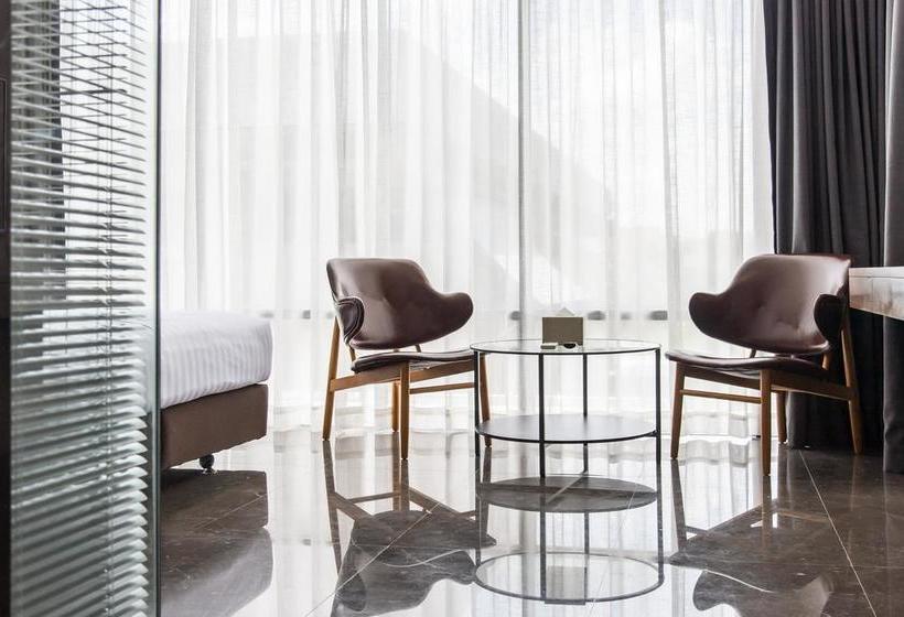 Onyx Hotel Bangkok 12