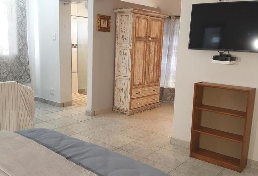 Hotel 7 On Disa Selfcatering Accommodation 3