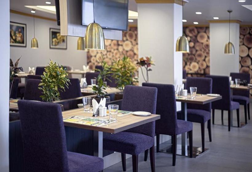 Lemon Tree Hotel Gangtok 13