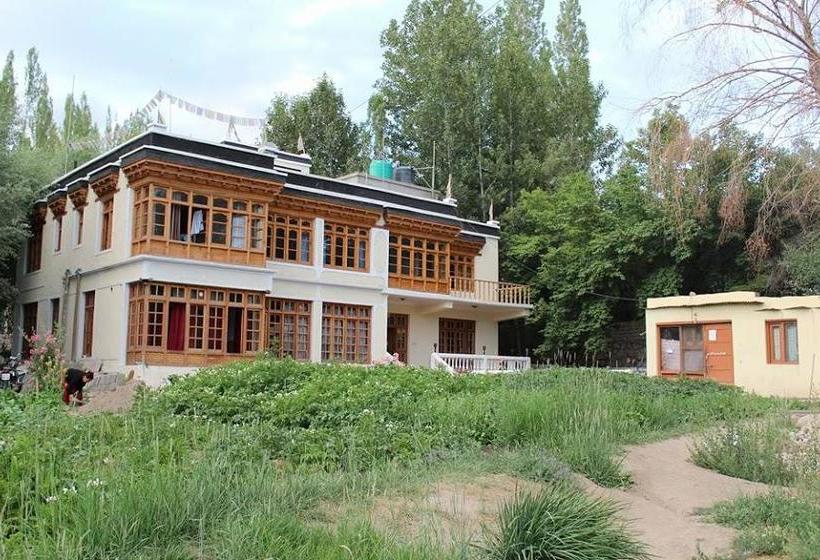 Hotel Lzakar Guest House 1