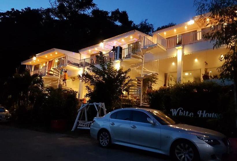 Resort White House Mountian Beach