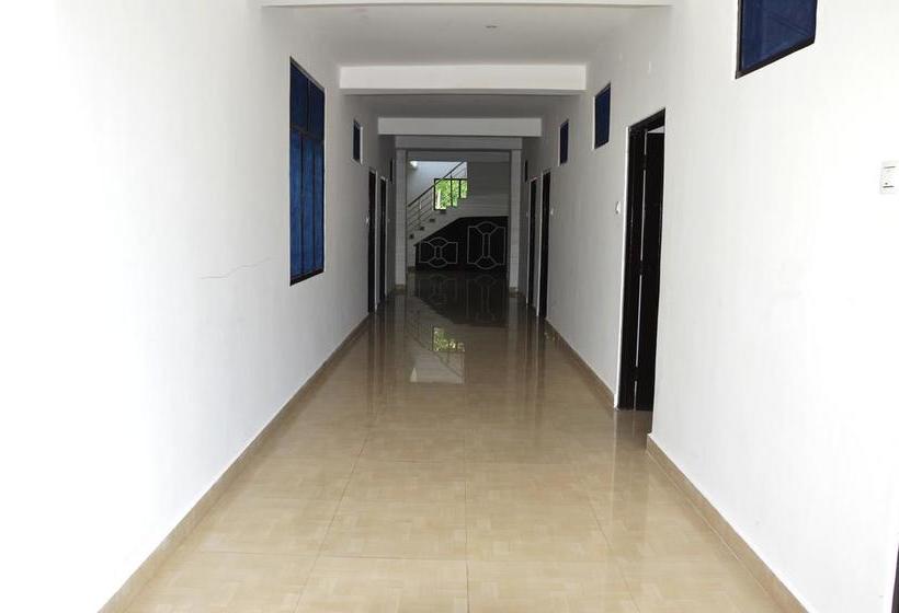 Hotel Satyadev Grand 13