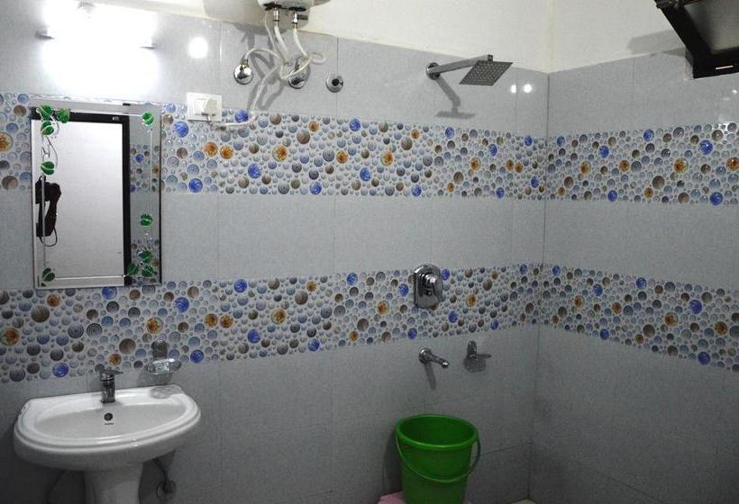 Hotel Satyadev Grand 14