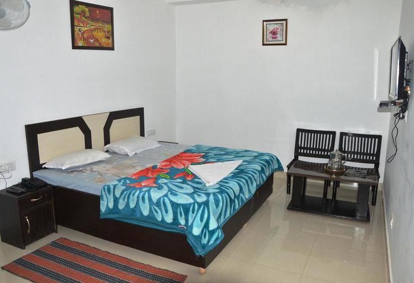 Hotel Satyadev Grand 7