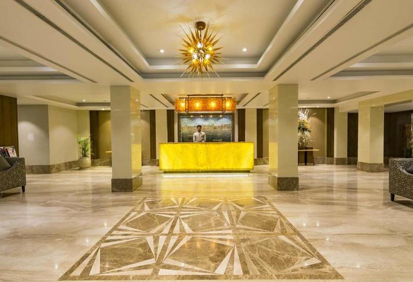 Hotel The India Benares 13