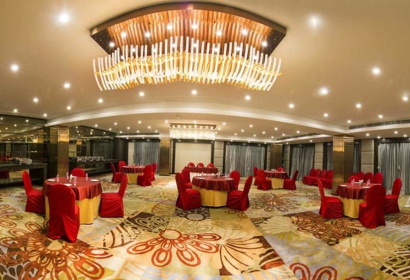 Hotel The India Benares 18