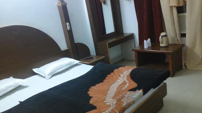 Hotel S In Holidays 11