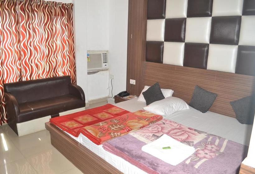 Hotel S In Holidays 13