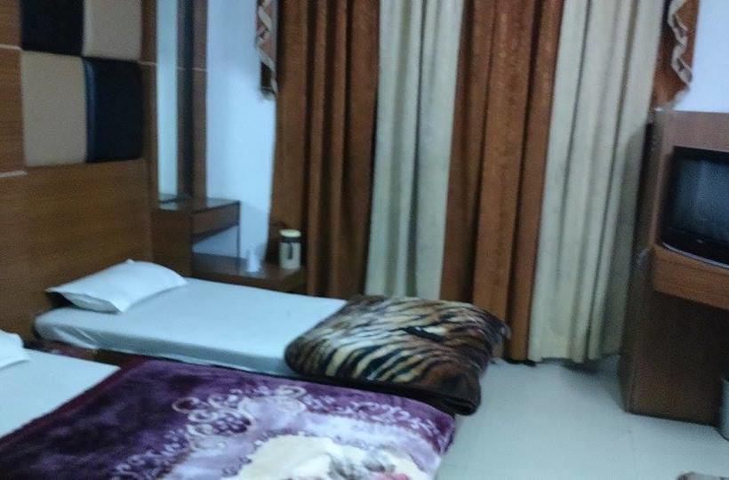 Hotel S In Holidays 14