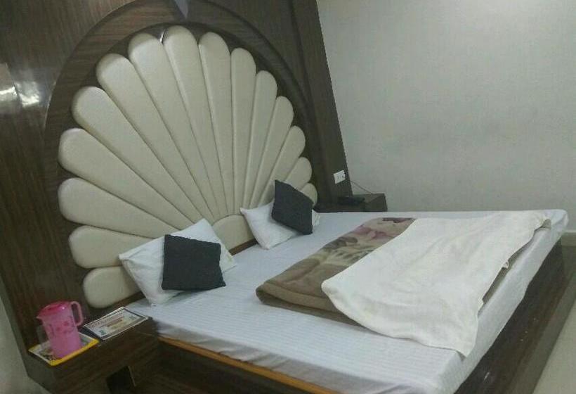 Hotel S In Holidays 2